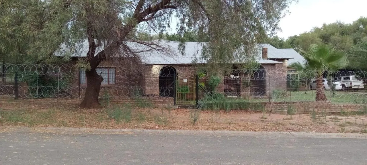 4 Bedroom House for sale in Barkly West