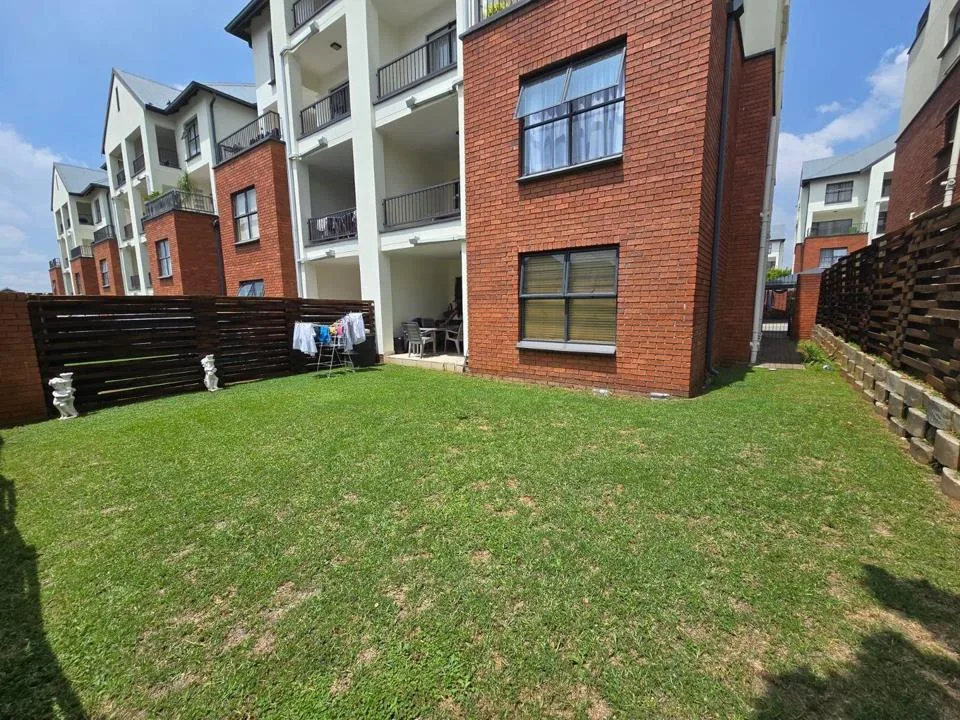3 Bedroom Apartment / flat to rent in Greenstone Hill