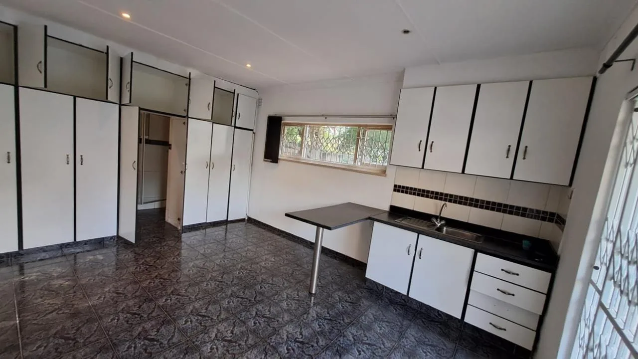 1 Bedroom Apartment / flat to rent in Athlone Park