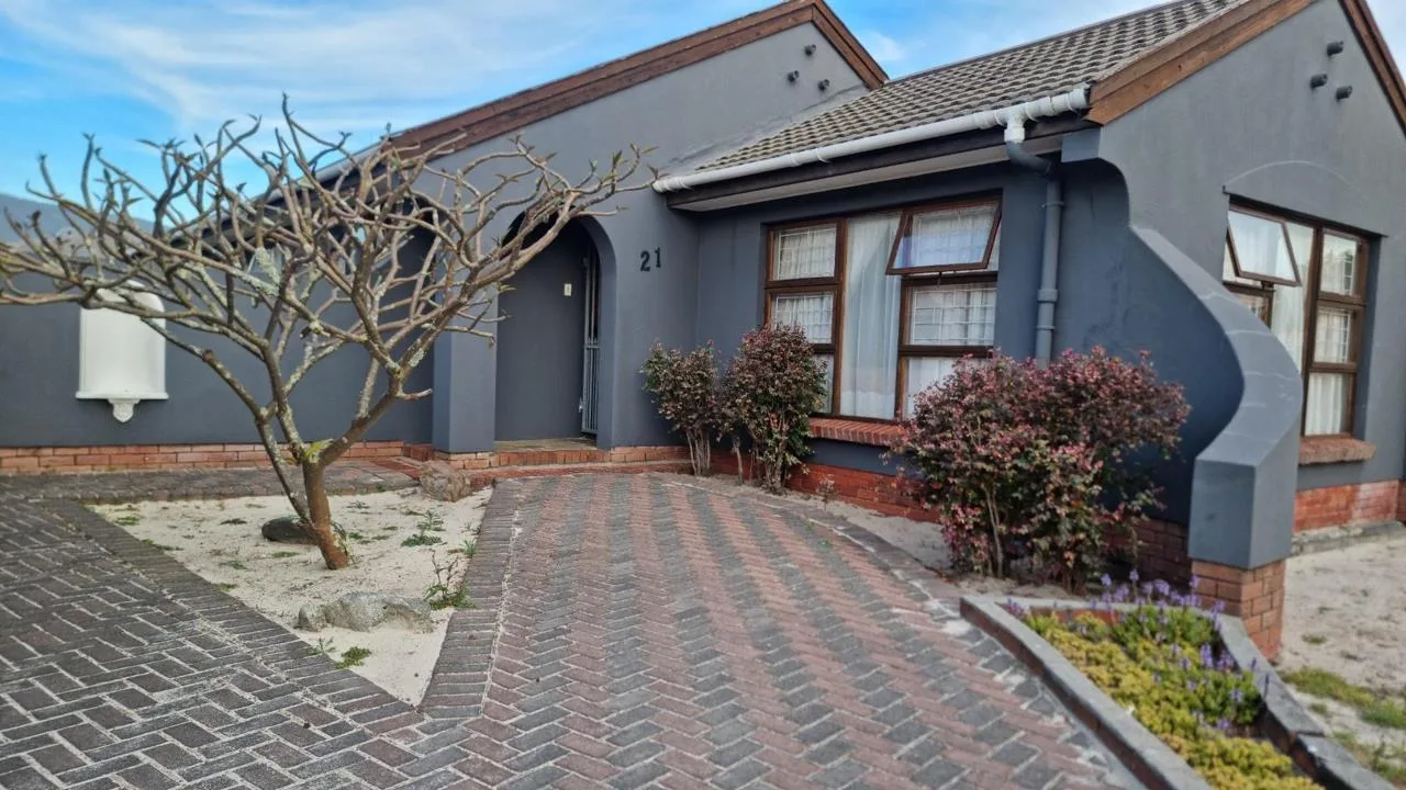 5 Bedroom House for sale in Welgelegen 1