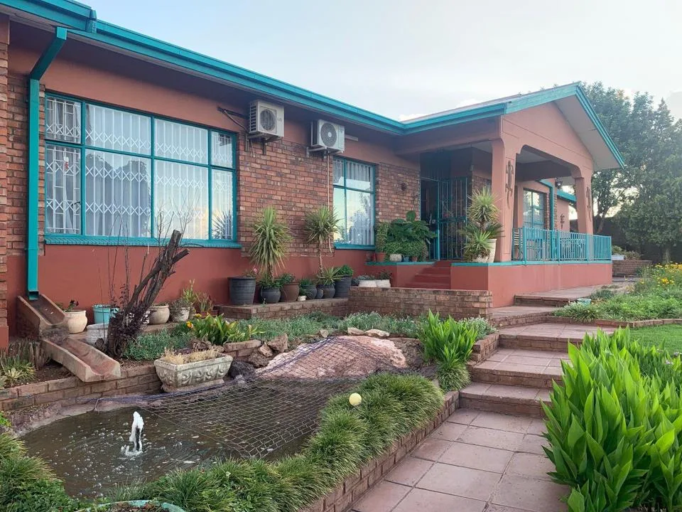 3 Bedroom House for sale in Postmasburg