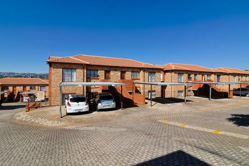 2 Bedroom Apartment in Weltevreden Park