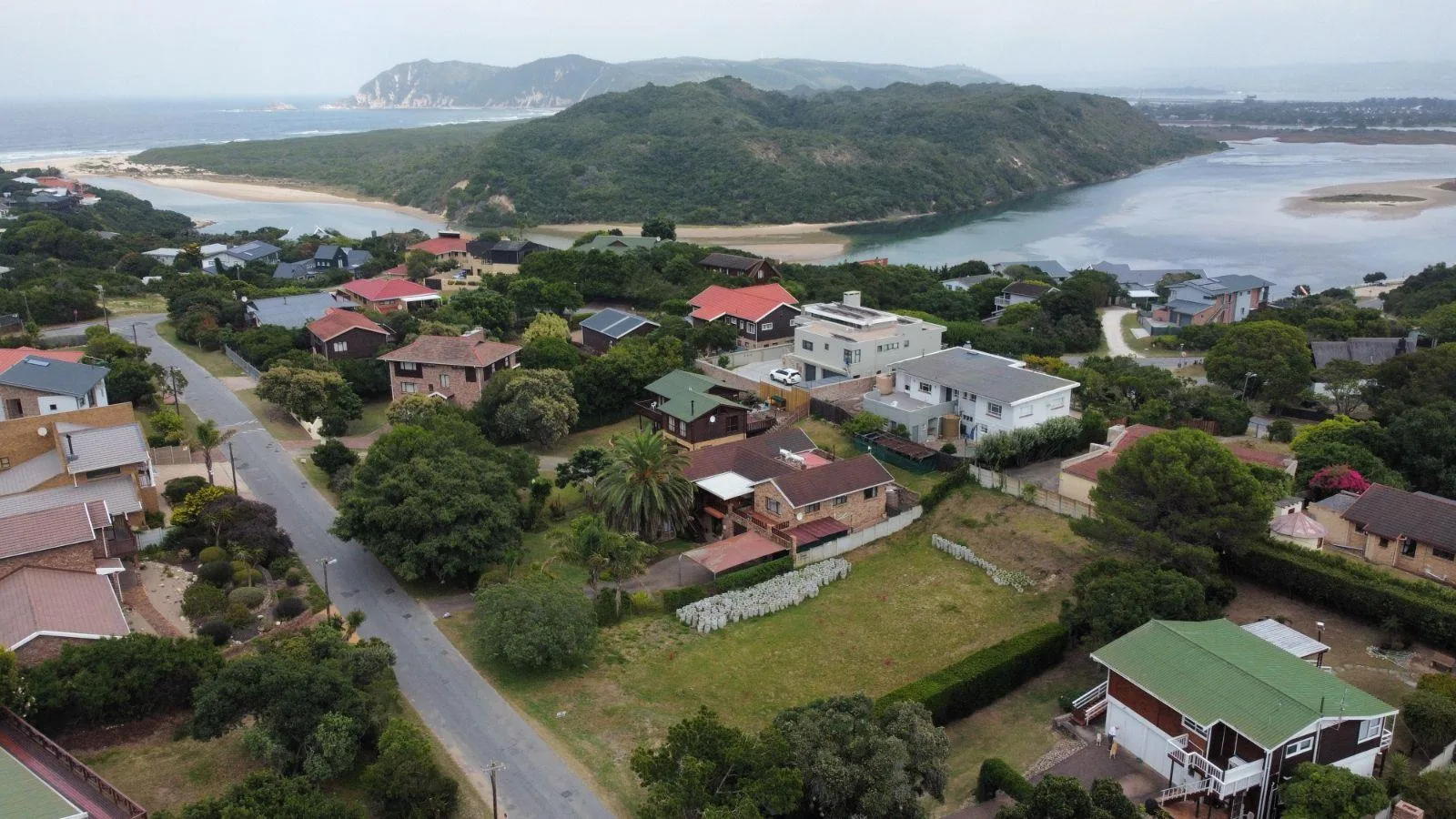 1 115 m² Land available in Sedgefield Central