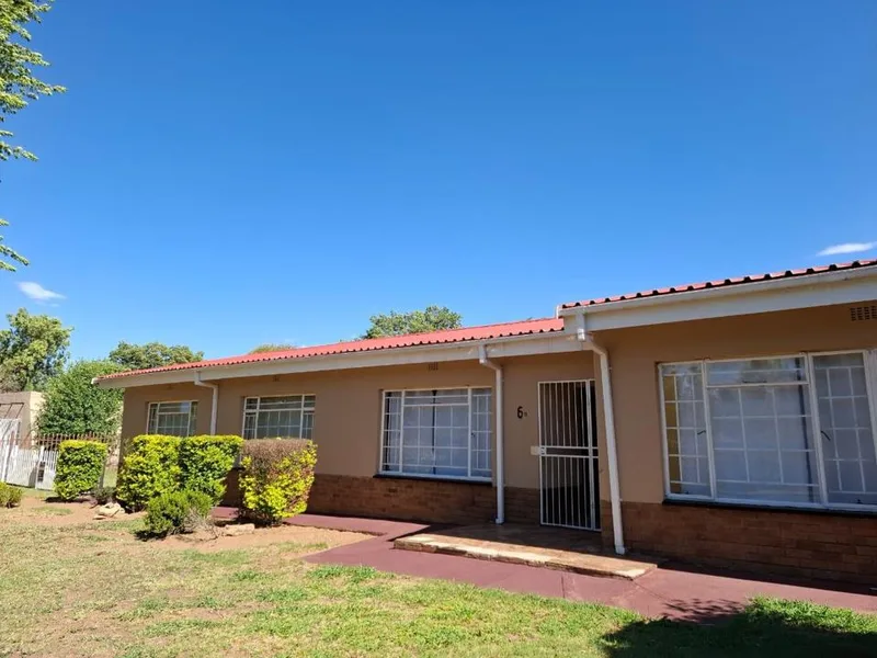 3 Bedroom House for sale in Frankfort