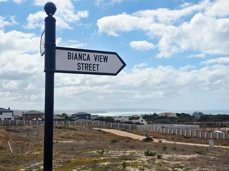 2 Bedroom House for sale in Stilbaai Wes