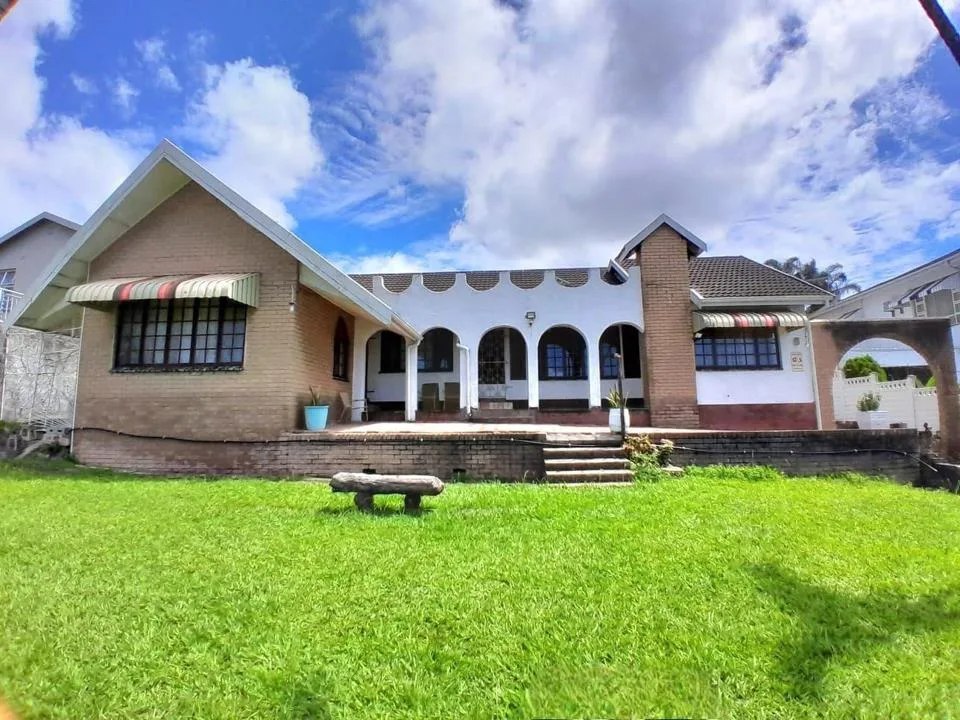 4 Bedroom House for sale in Stanger Manor