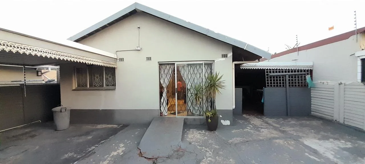 3 Bedroom House to rent in Merebank East