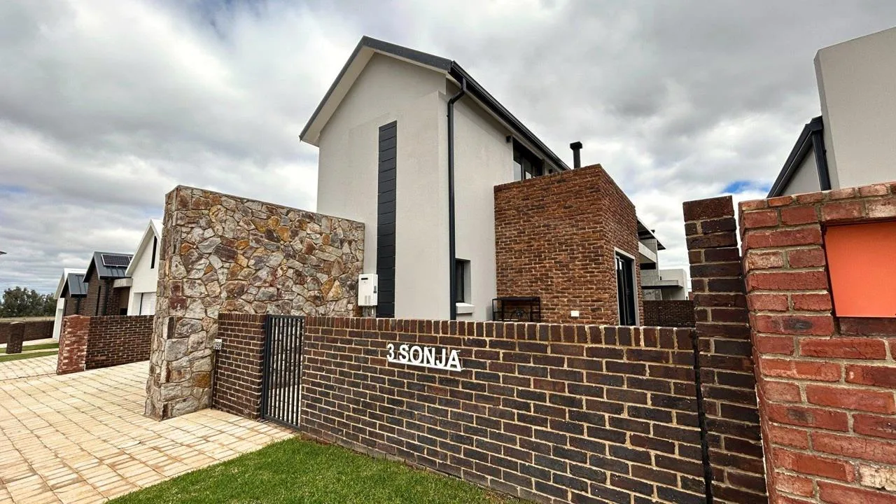 3 Bedroom House to rent in Helderzicht Eco Estate