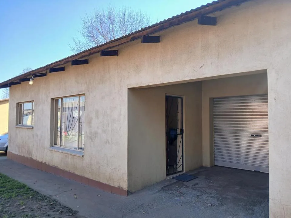 2 Bedroom Townhouse for sale in Ermelo