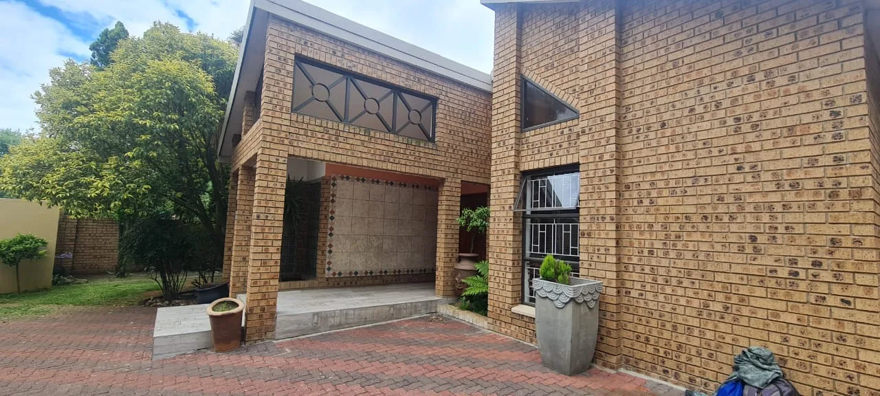 4 Bedroom House to rent in Suidheuwel