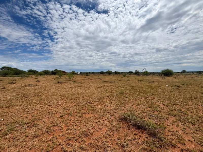 5 680 m² Land available in South Ridge
