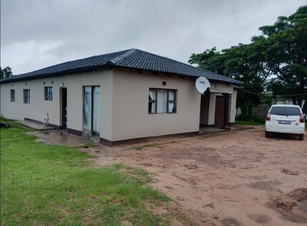 4 Bedroom House for sale in Mandlazini