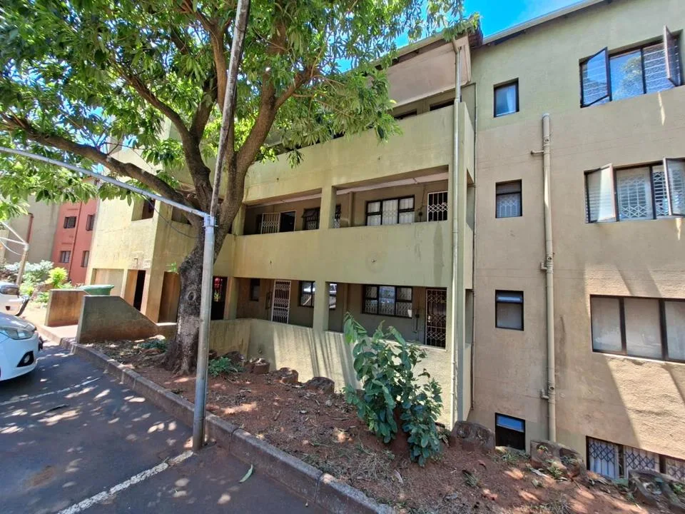 2 Bedroom Apartment / flat for sale in Montclair