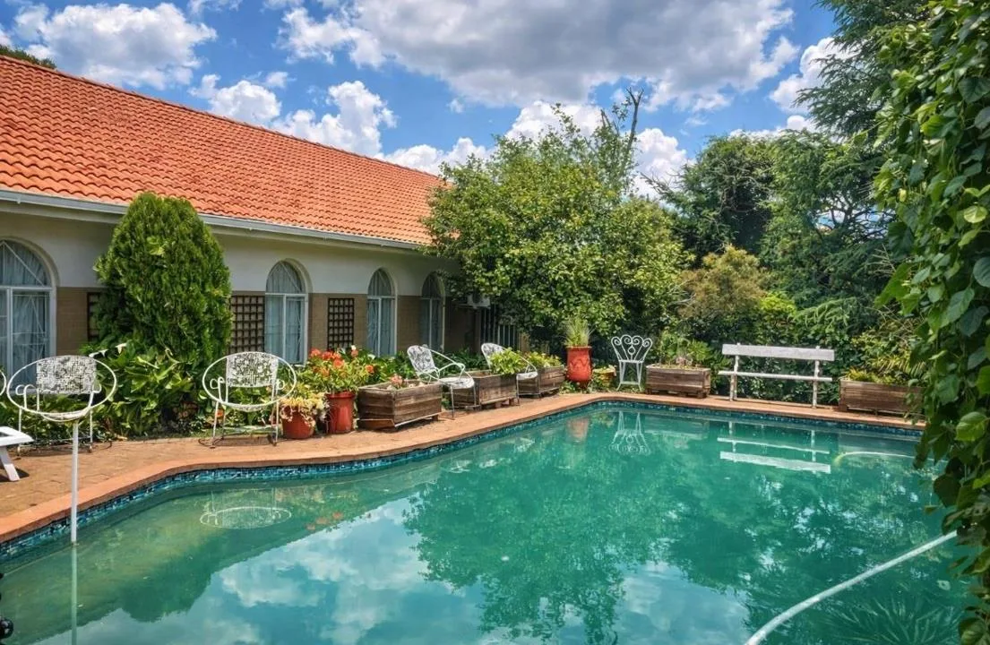 6 Bedroom House for sale in Hillsboro