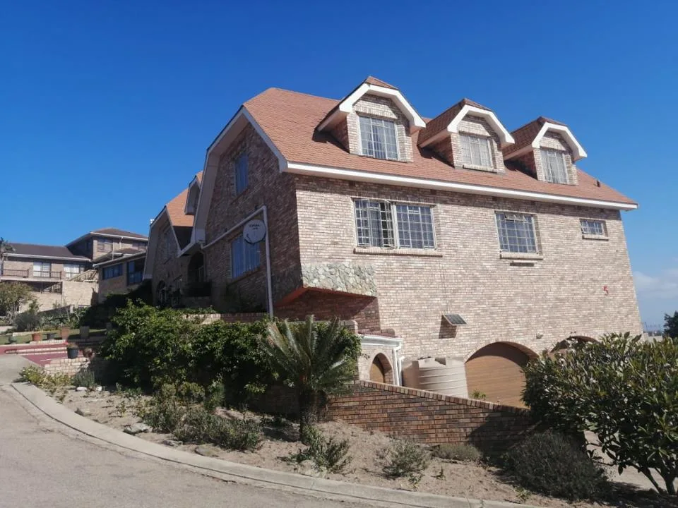 4 Bedroom House for sale in Aston Bay