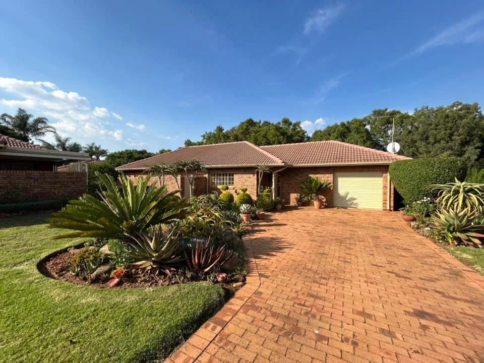 3 Bedroom Townhouse for sale in Faerie Glen