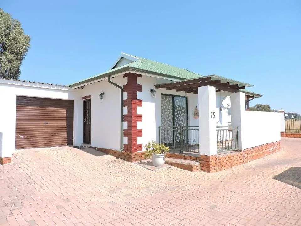 2 Bedroom Townhouse for sale in Cullinan