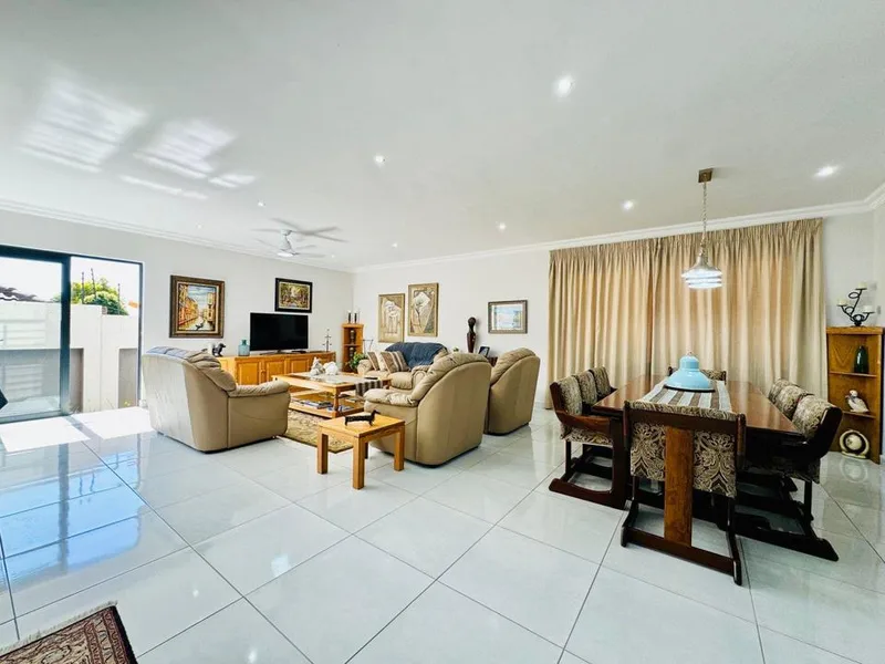 4 Bedroom House for sale in Magalieskruin