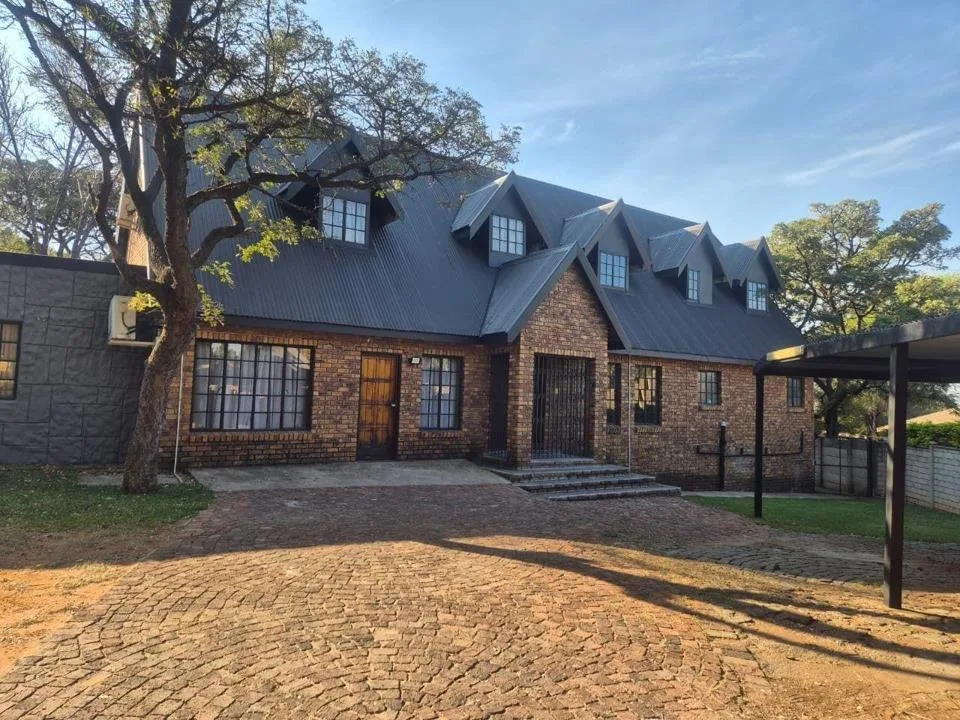 4 Bedroom House to rent in Safari Gardens