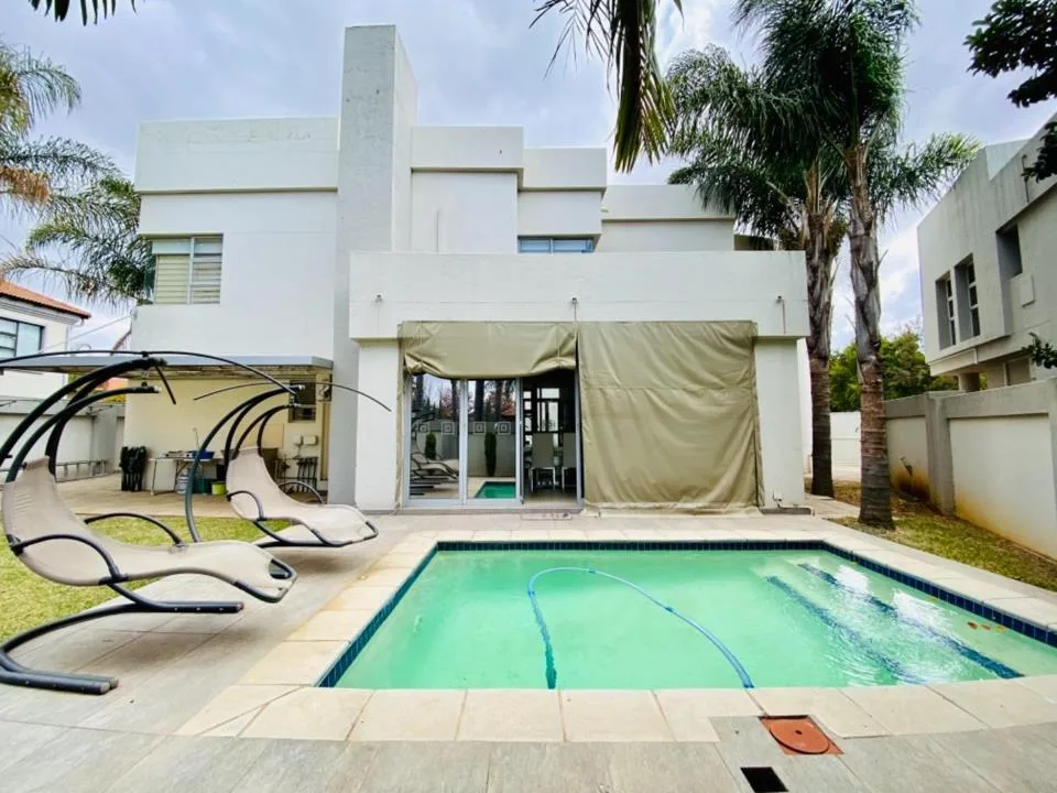 4 Bedroom House for sale in Silver Lakes Golf Estate