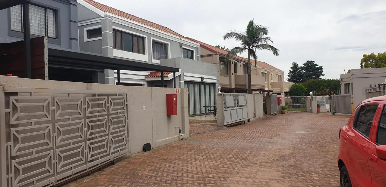 3 Bedroom House for sale in Buurendal