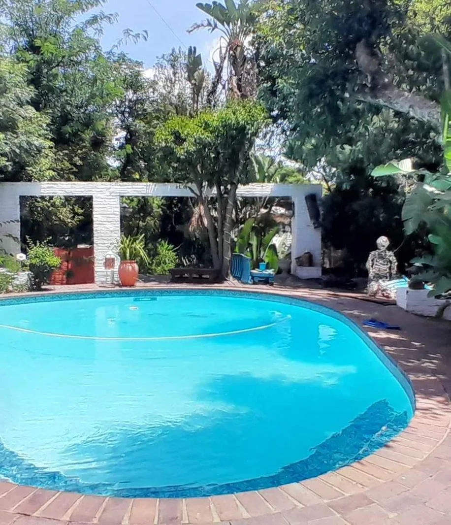 2 Bedroom Garden Cottage in Kew