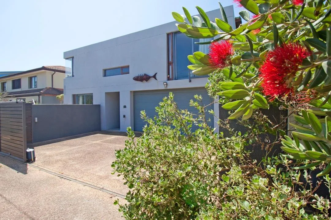 4 Bedroom House for sale in Kommetjie