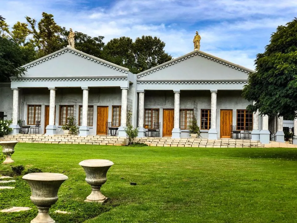 8 Bedroom House for sale in Dam