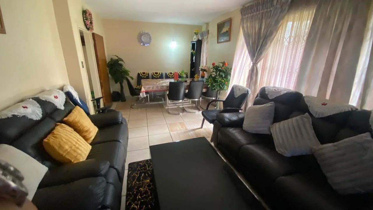 3 Bedroom Townhouse for sale in Sasolburg Ext 3