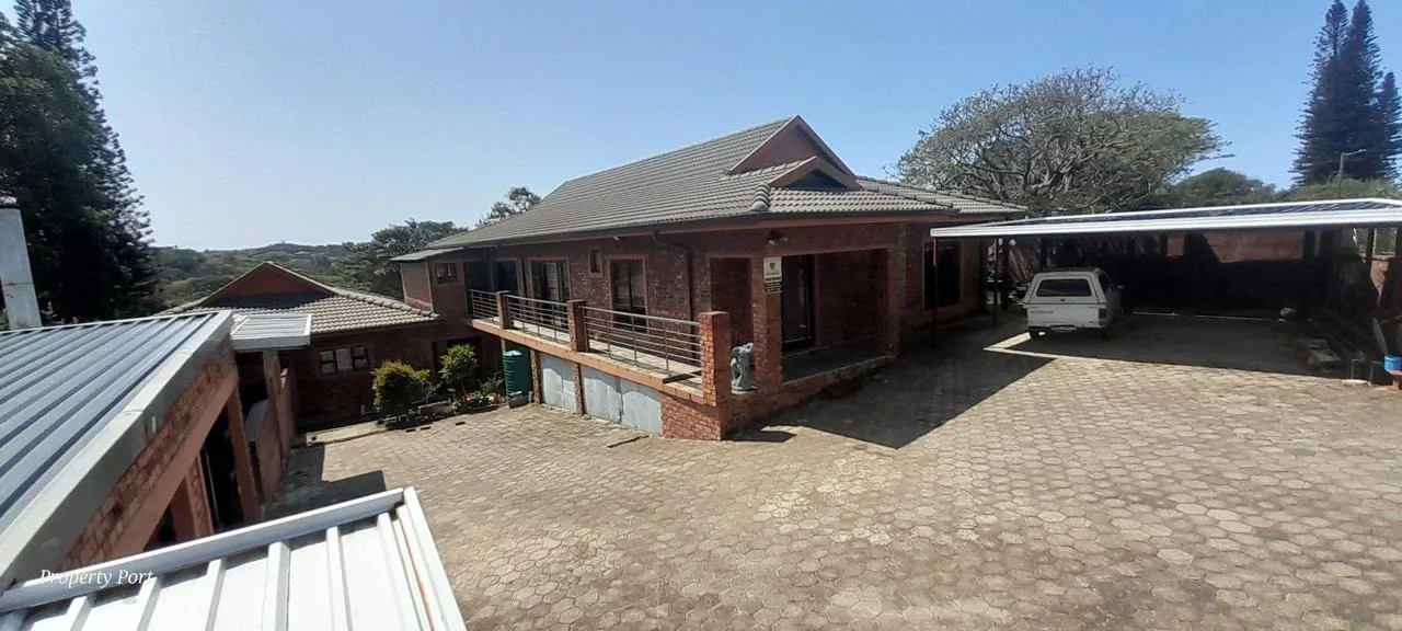 11 Bedroom House for sale in Hibberdene