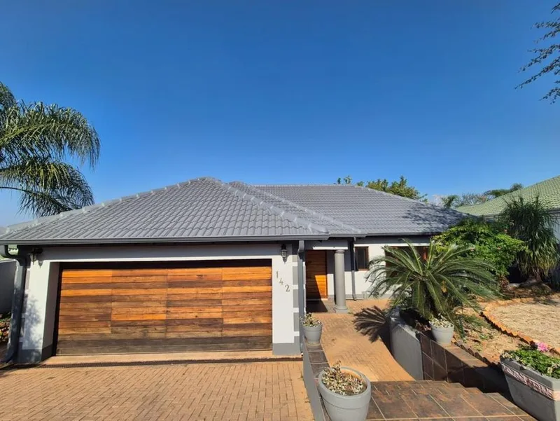 3 Bedroom House for sale in Kosmos Ridge
