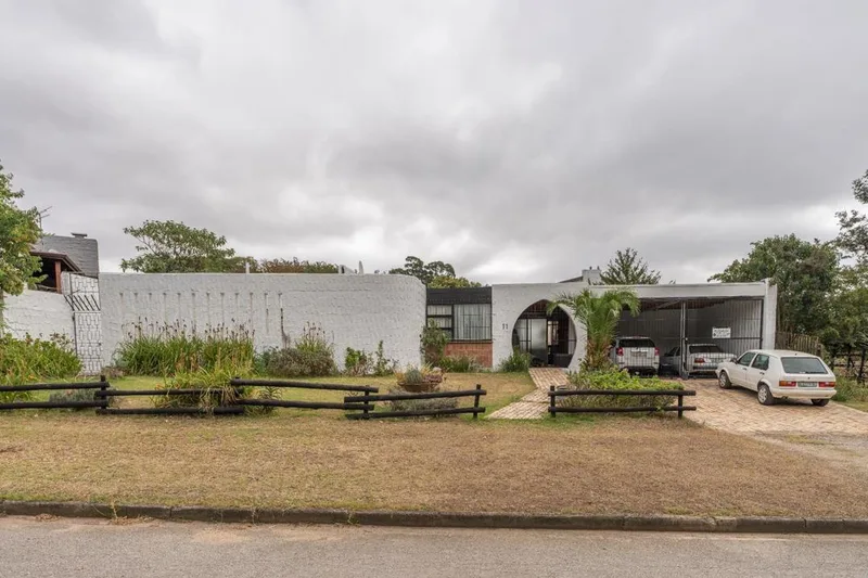 3 Bedroom House for sale in Oatlands