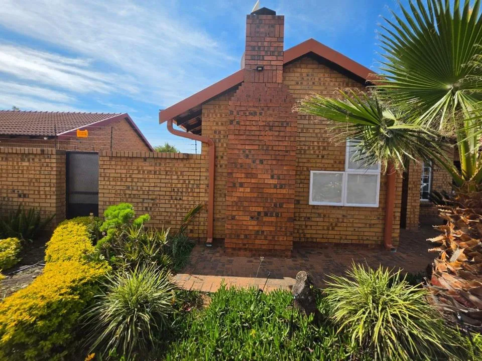 3 Bedroom House to rent in Aerorand