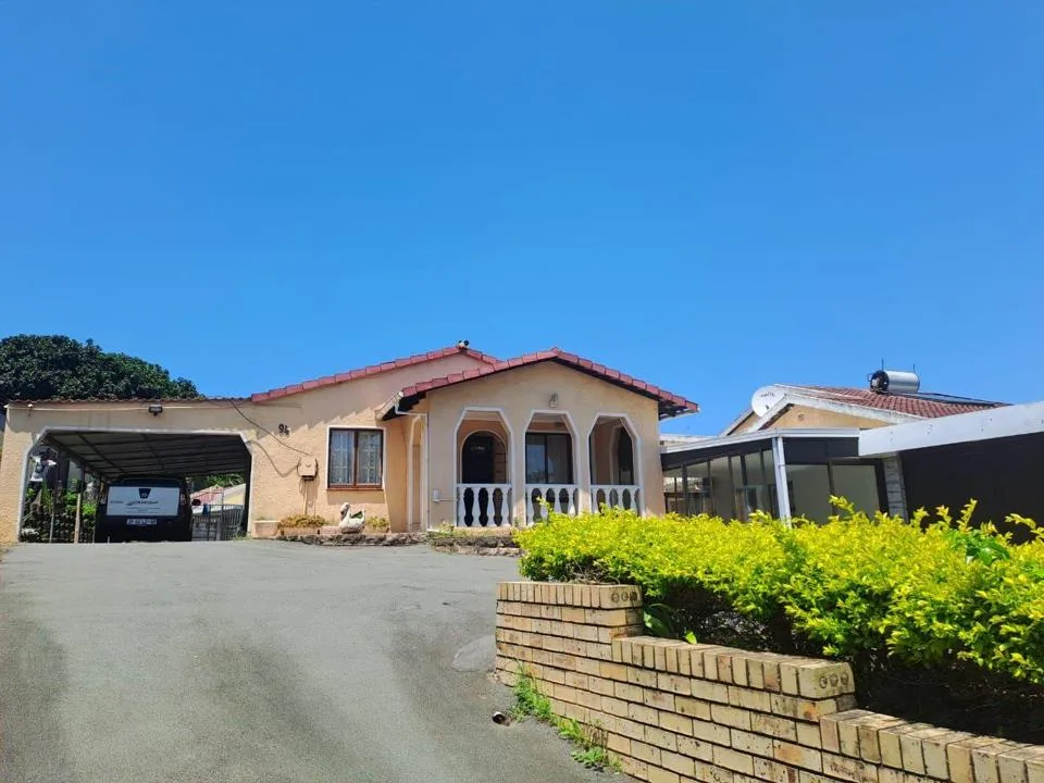 3 Bedroom House for sale in Centenary Park