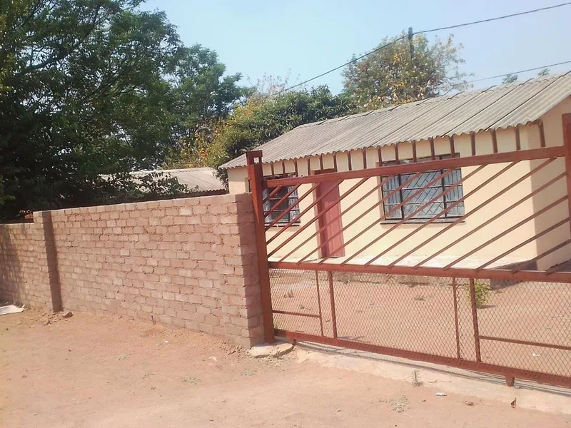 2 Bedroom House for sale in Lethlabile