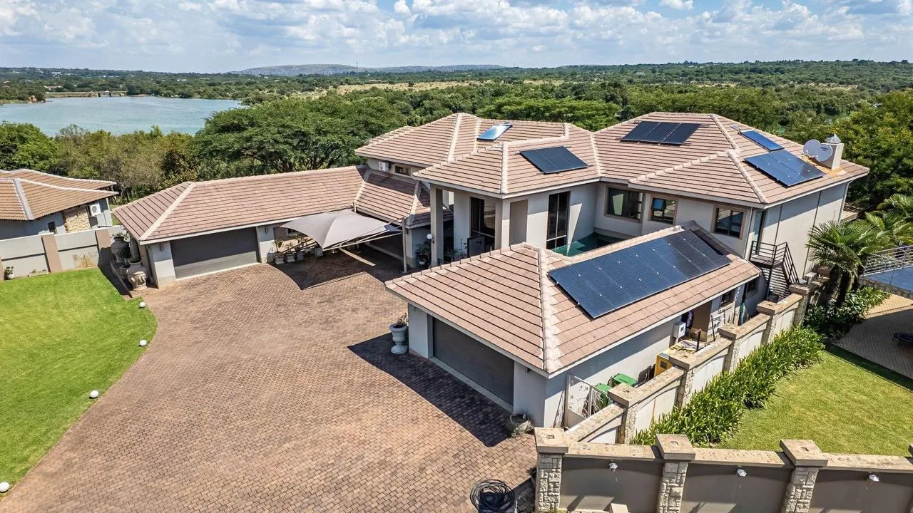 5 Bedroom House for sale in Sable Hills
