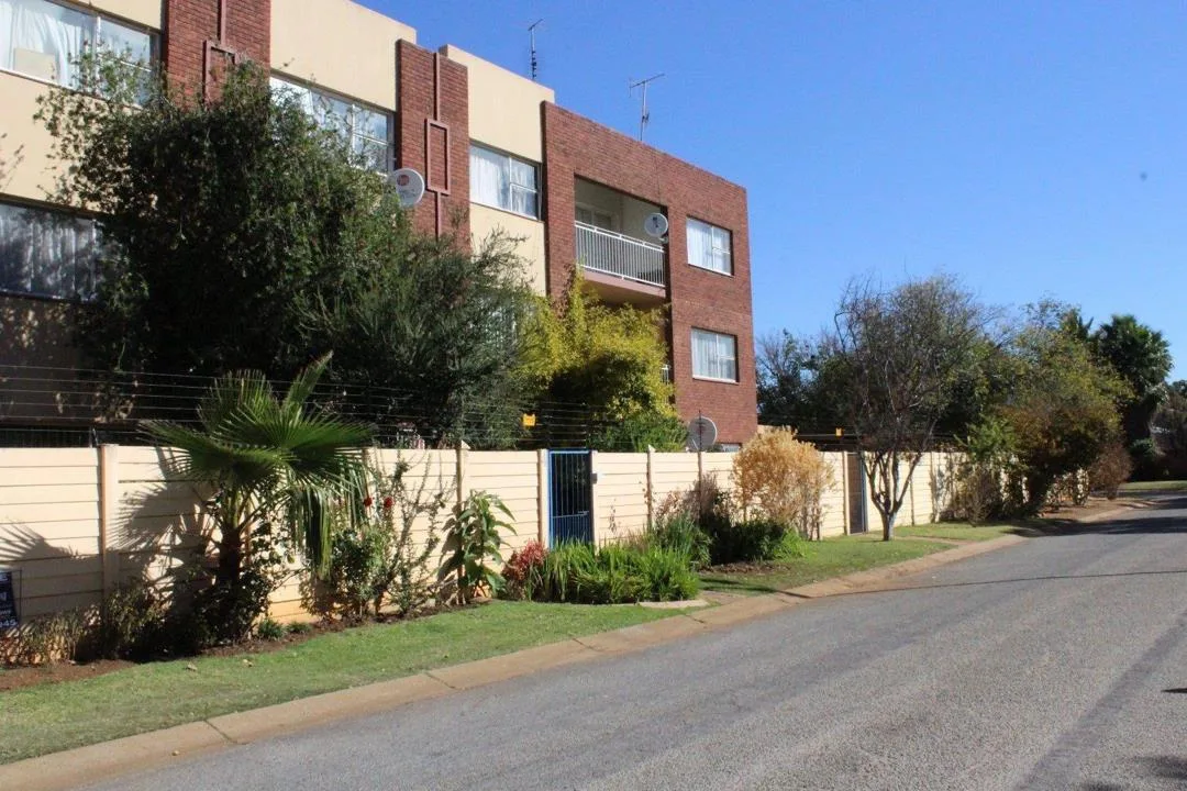 2 Bedroom Apartment / flat for sale in Potchefstroom Central