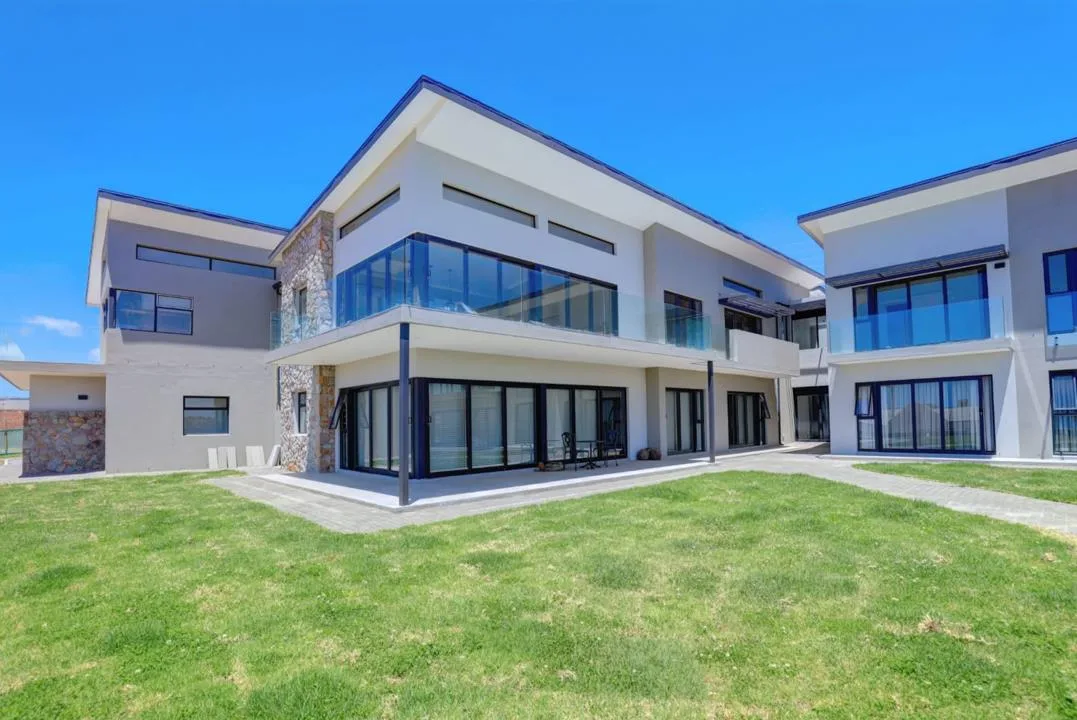 2 Bedroom Apartment / flat for sale in Renosterbos Estate