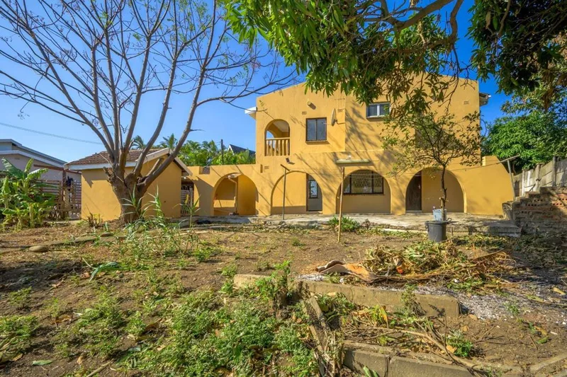8 Bedroom House for sale in Hippo Road