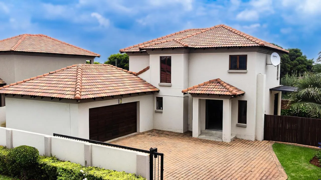 3 Bedroom House for sale in Pierre Van Ryneveld