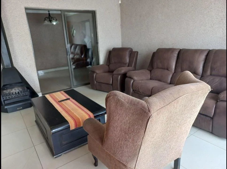 4 Bedroom House for sale in Villa Liza