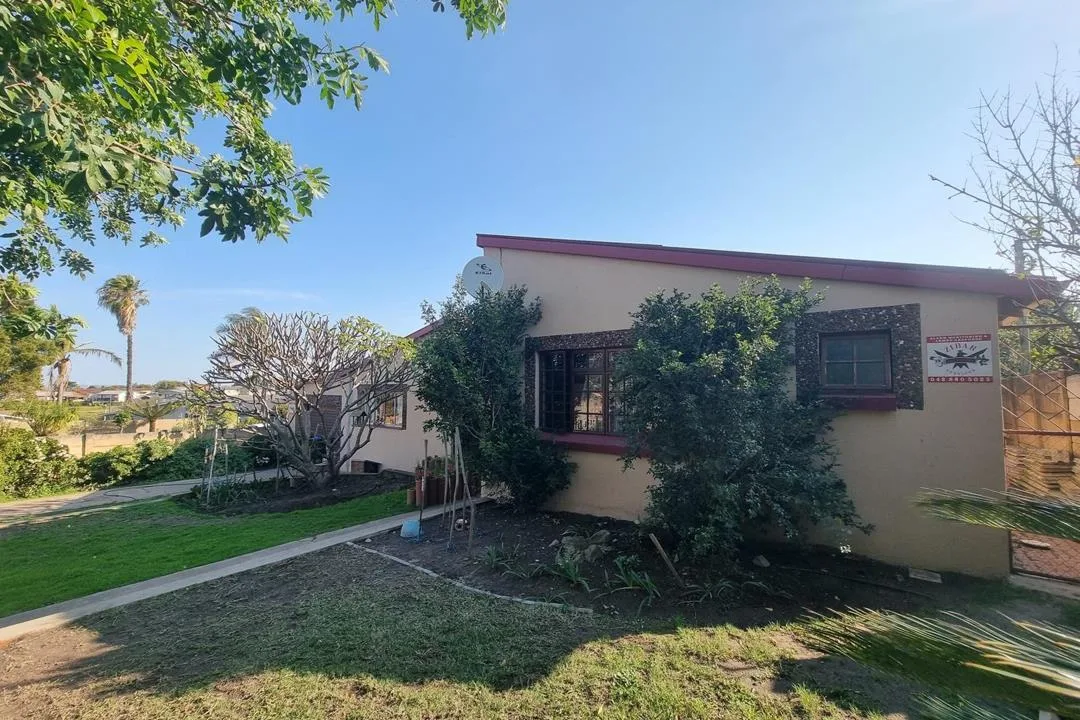 5 Bedroom House for sale in Humansdorp