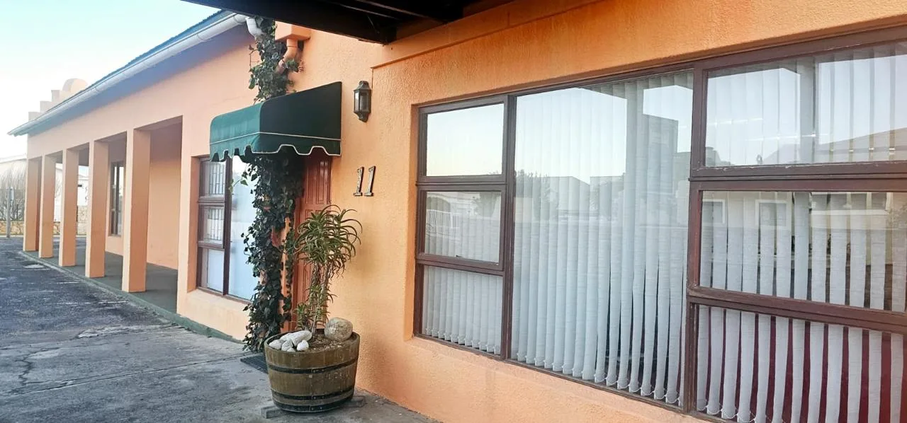 7 Bedroom House for sale in Kleinmond Central