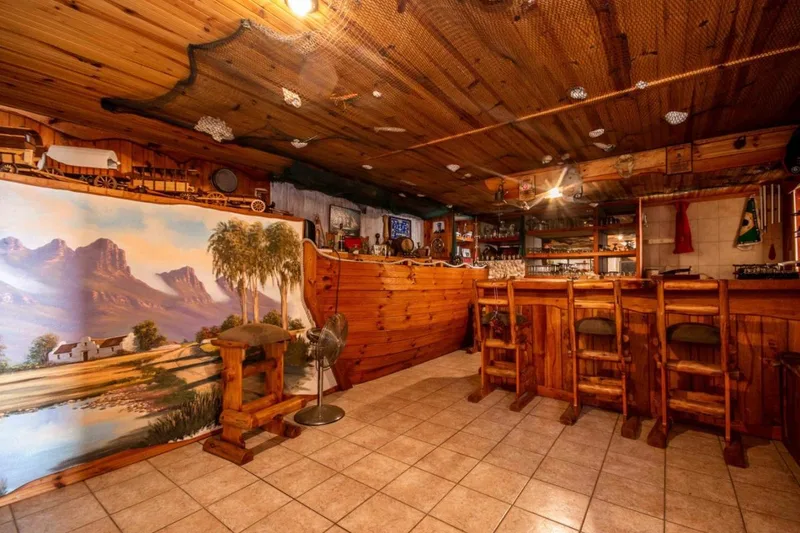 6 Bedroom House in Mountainside