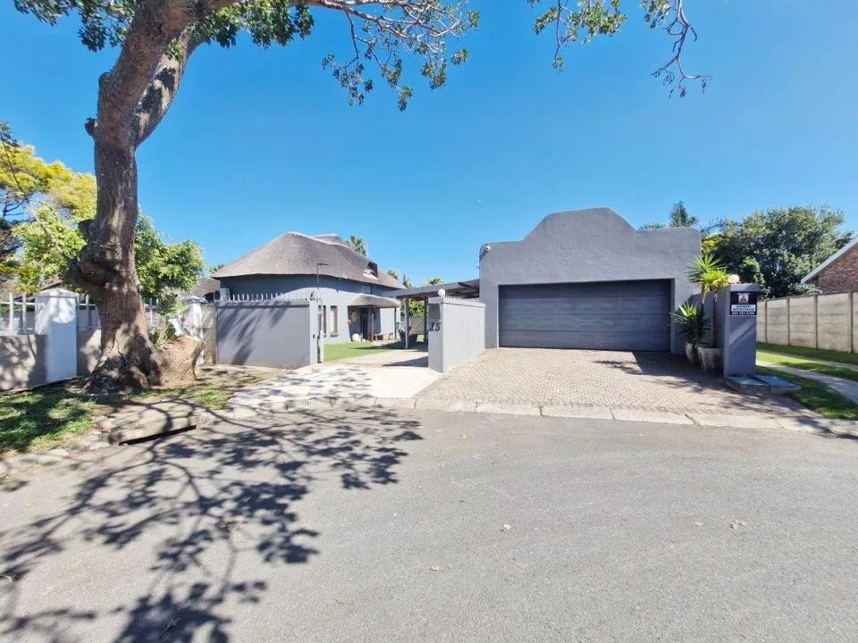3 Bedroom House for sale in Gonubie