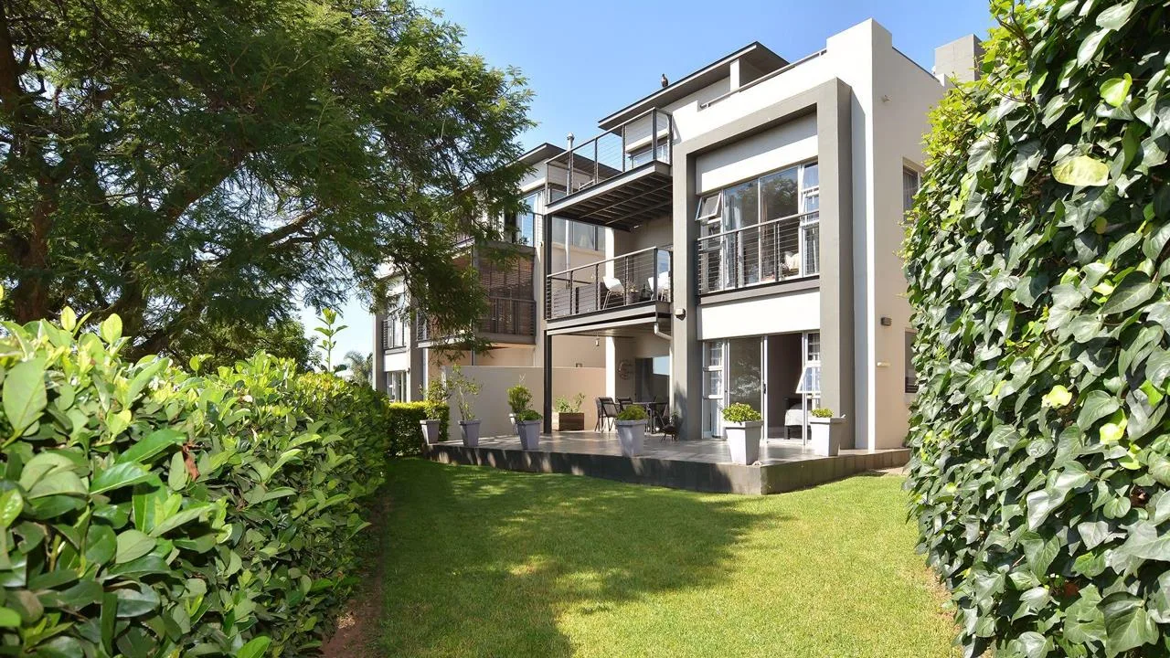 2 Bedroom Apartment / flat for sale in Hurlingham Manor