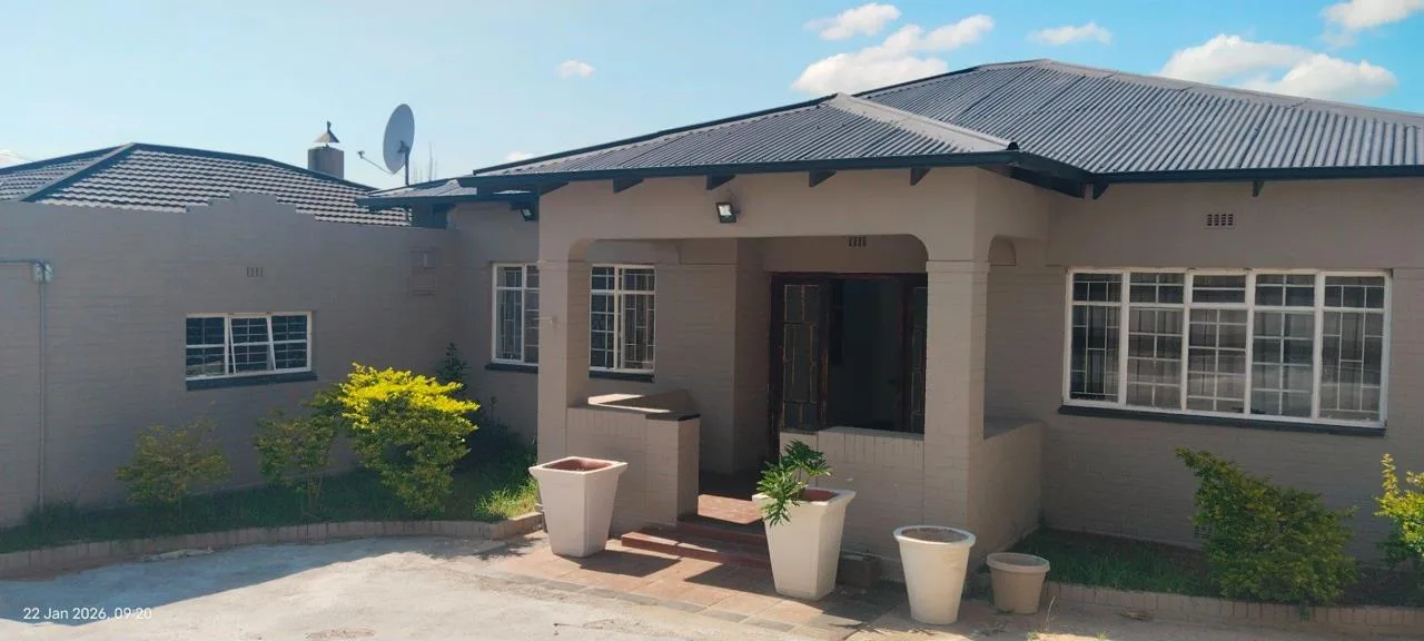3 Bedroom House for sale in Oakdene