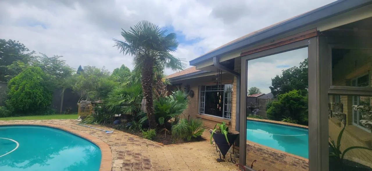5 Bedroom House for sale in Florapark