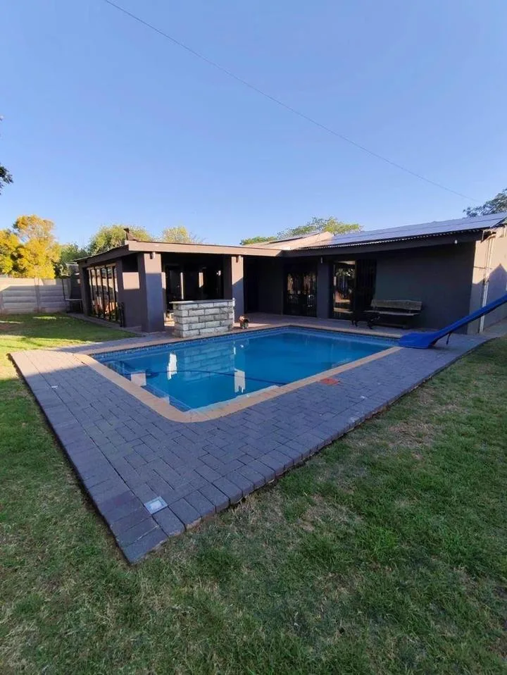 3 Bedroom House for sale in Sasolburg Ext 12