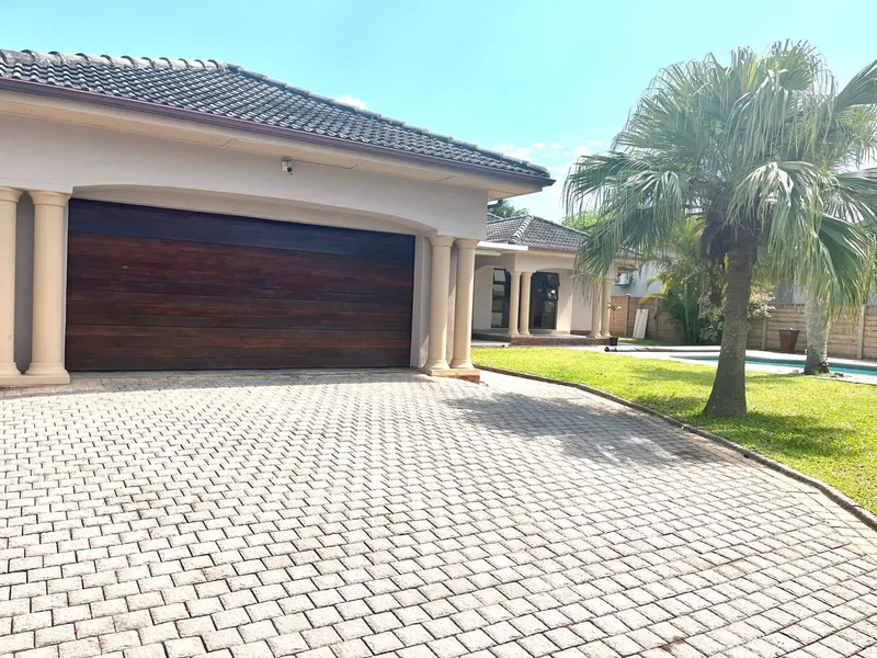 4 Bedroom House in Meer En See